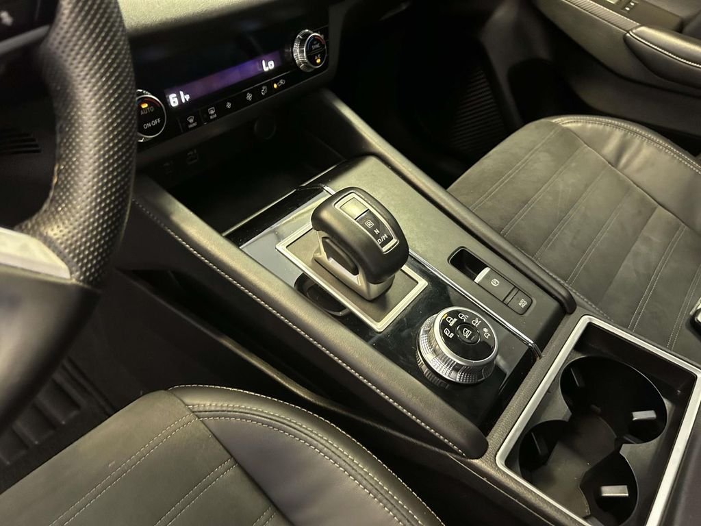 Used 2023 Gray Mitsubishi SE Special Edition image 20