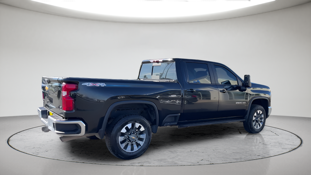 Used 2024 Black Chevrolet LT image 6