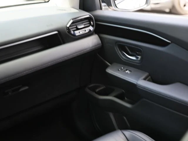 2025 Honda Pilot Touring - Photo 31