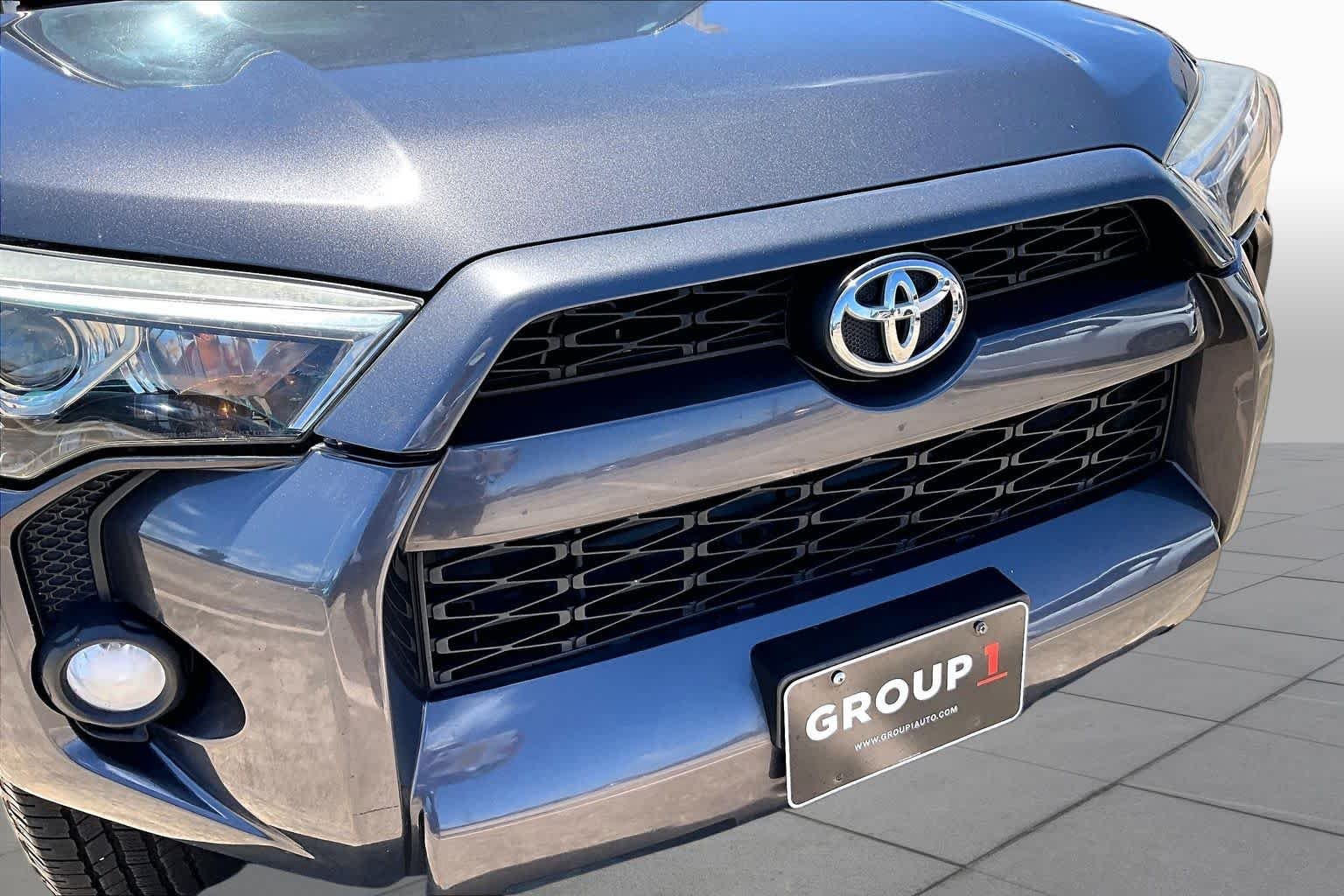 Used 2014 Magnetic Gray Metallic Toyota SR5 Premium image 27