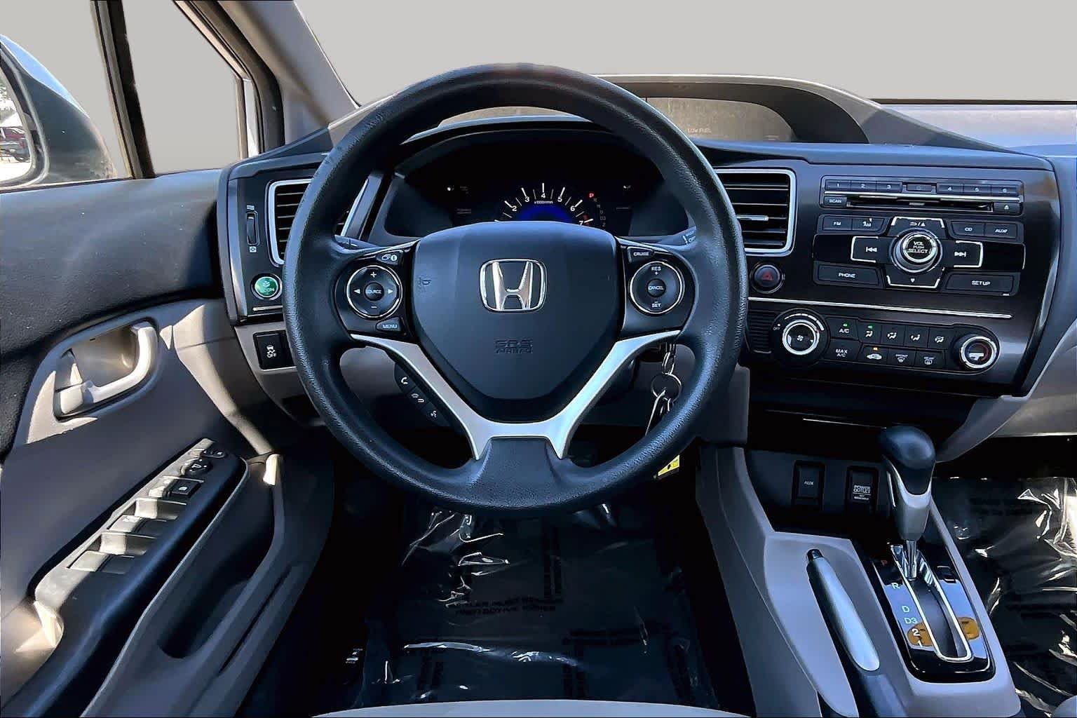 Used 2013 Alabaster Silver Metallic Honda LX image 5