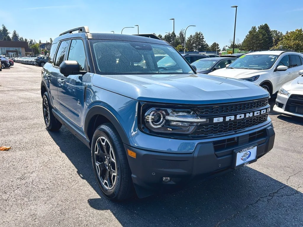 New 2026 Azure Gray Metallic Tri-Coat Ford Outer Banks® image 7