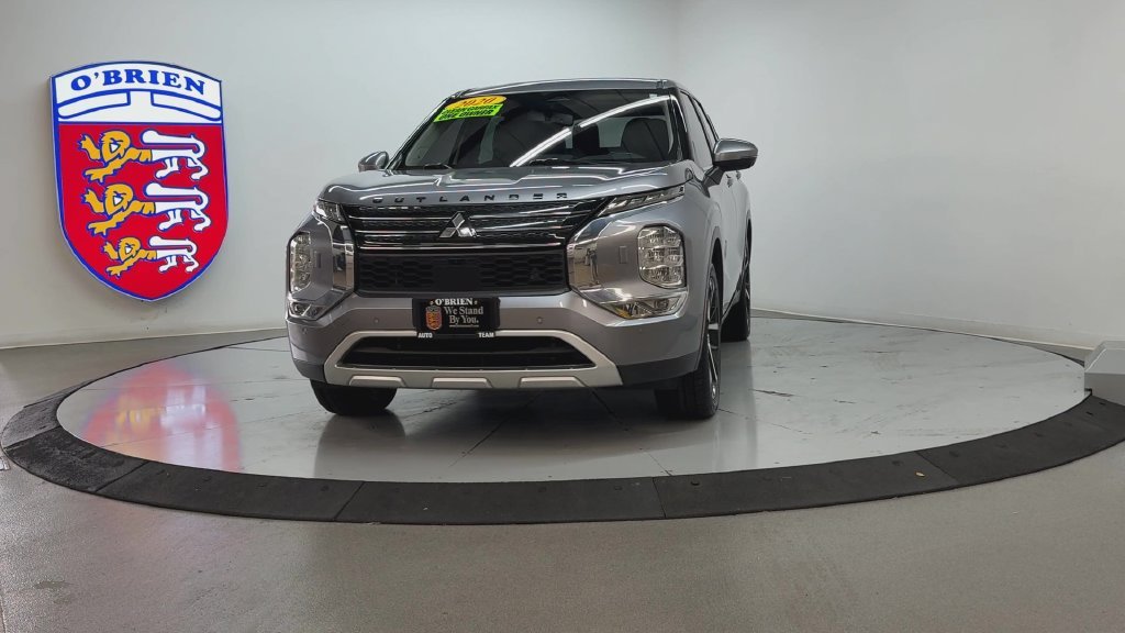 Used 2022 Gray Mitsubishi SE image 9