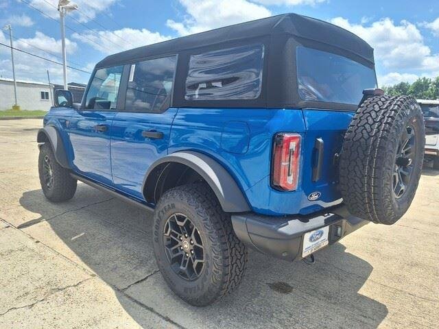 New 2026 Velocity Blue Metallic Ford Badlands® image 3