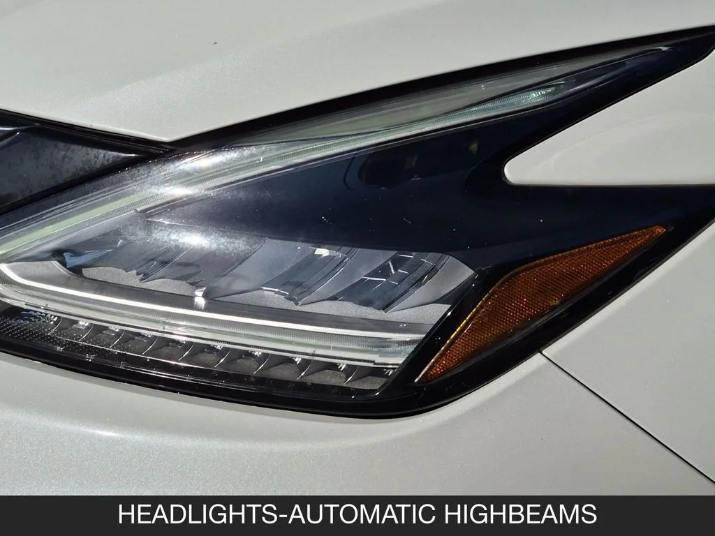 Used 2020 White Nissan SV image 10