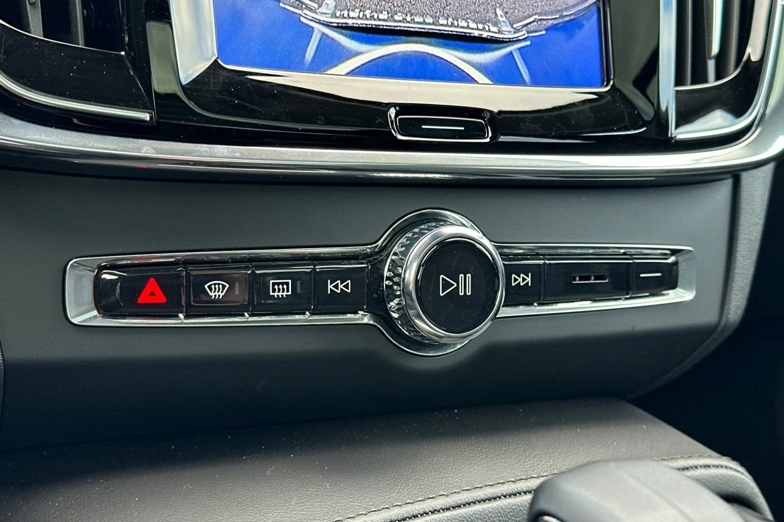 2025 Volvo S90 Plus - Photo 23