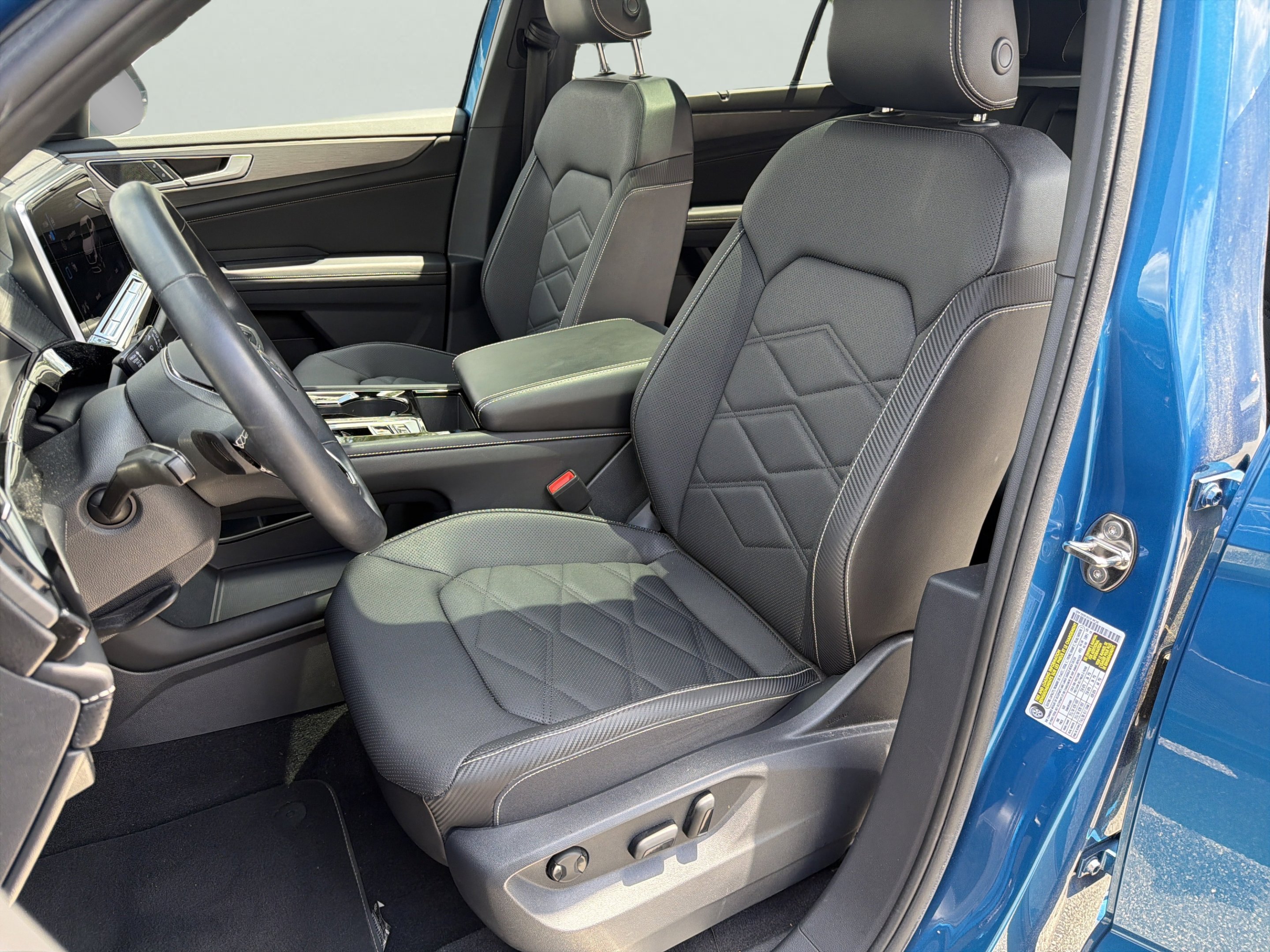Used 2024 Blue Metallic Volkswagen 2.0T SE w/Technology image 15