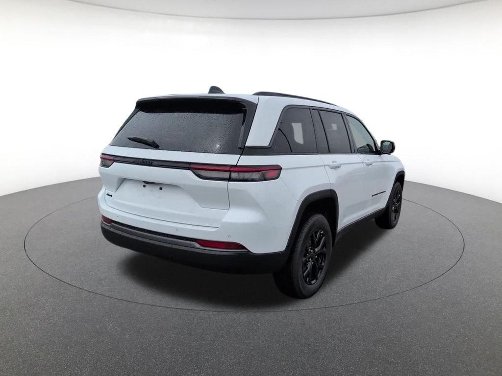 New 2026 Bright White Clear-Coat Exterior Paint Jeep Laredo image 7