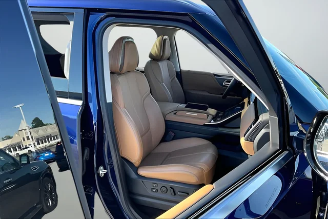 Used 2025 Blue INFINITI SENSORY image 28