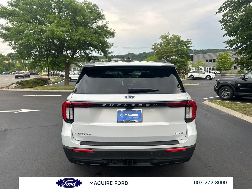 New 2026 Space White Metallic Ford Active image 5