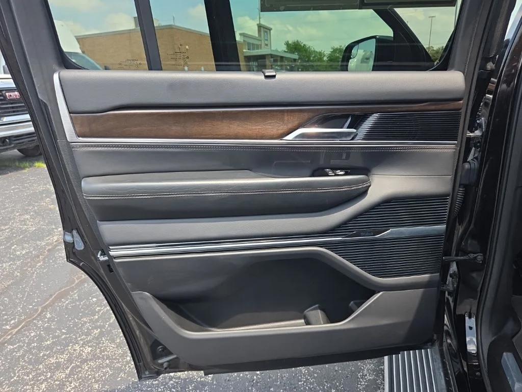 2023 Jeep Grand Wagoneer Series II - Photo 26