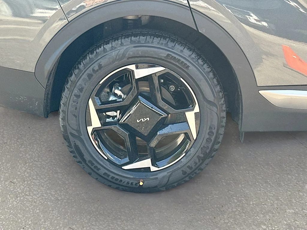 New 2026 Gravity Gray Kia EX image 30