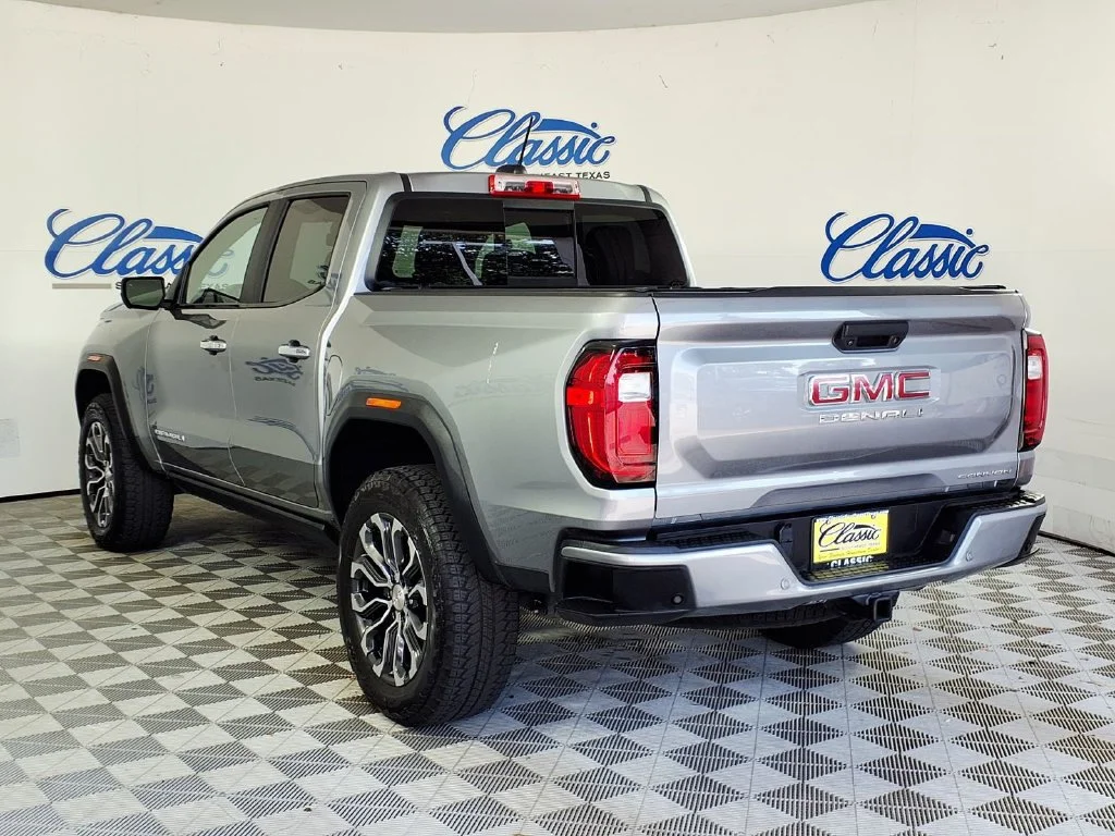 Used 2025 Sterling Metallic GMC Denali image 2