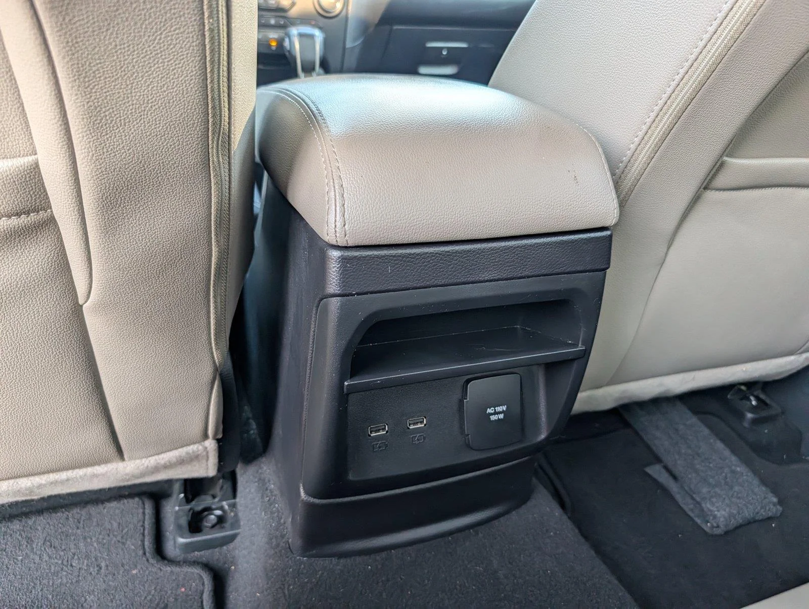 Used 2022 Cactus Gray Ford LARIAT image 30