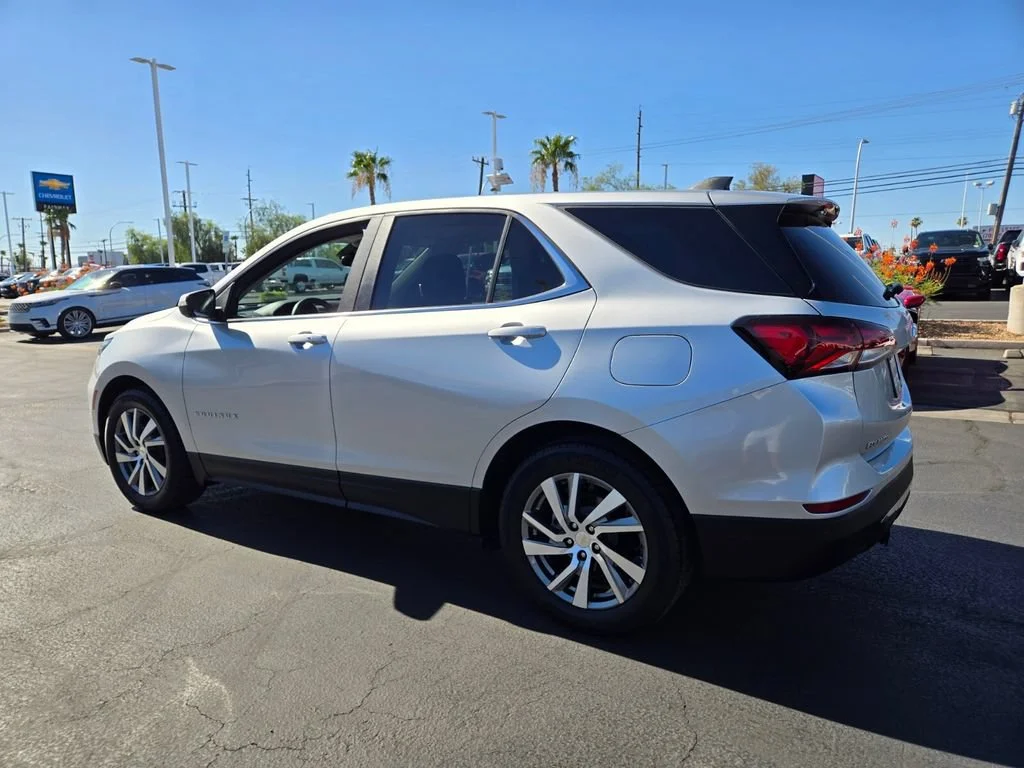 Used 2022 Silver Ice Metallic Chevrolet LT image 4