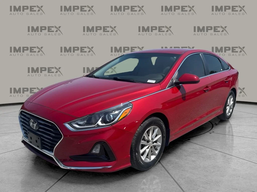 Used 2019 Red Hyundai SE image 1