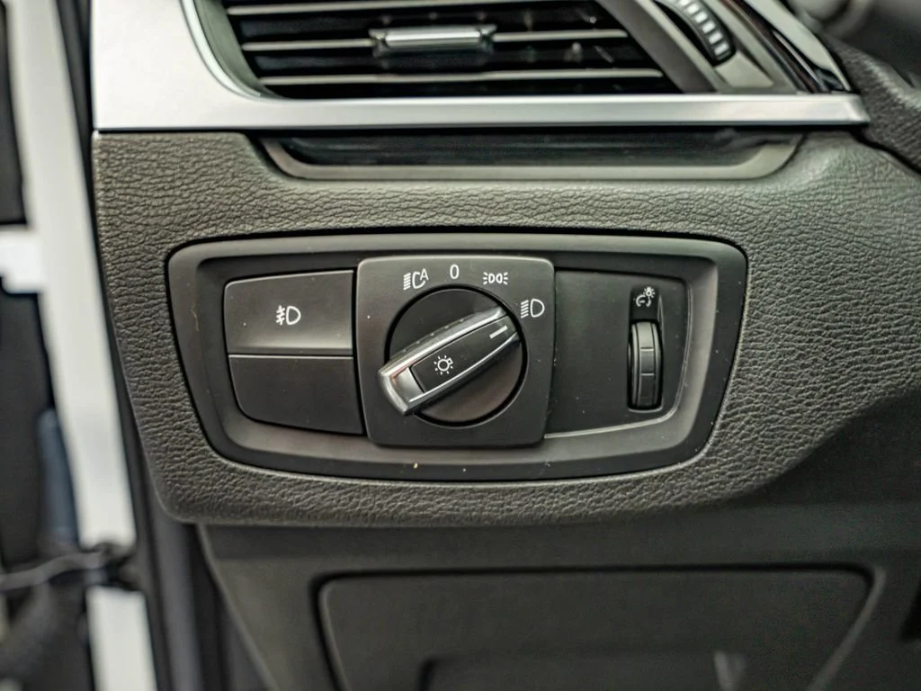 Used 2017 Alpine White BMW xDrive28i image 20