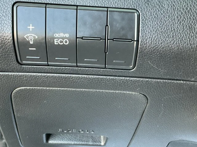 Used 2016 Black Hyundai Base image 14