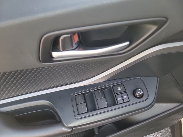 Used 2020 White Toyota LE image 15