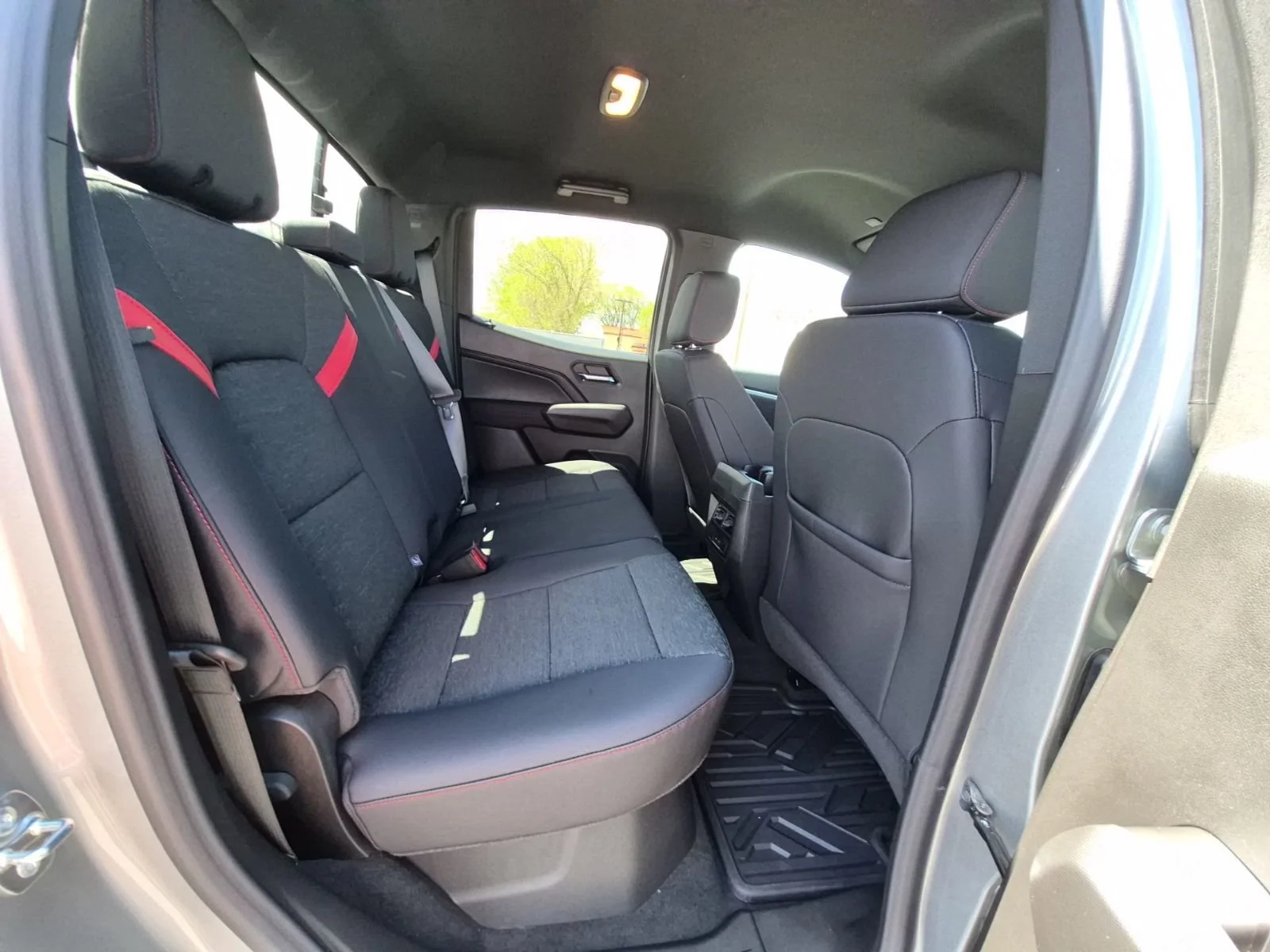 2026 Chevrolet Colorado Z71 - Photo 46