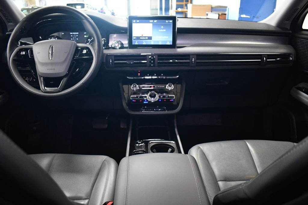 Used 2022 Red Lincoln Standard image 18