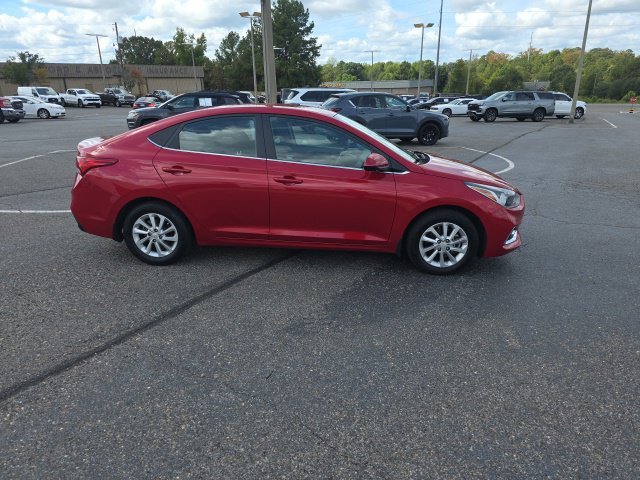 Used 2021 Red Hyundai SEL image 2