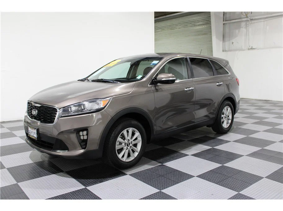 Used 2019 Dragon Brown Kia LX image 7