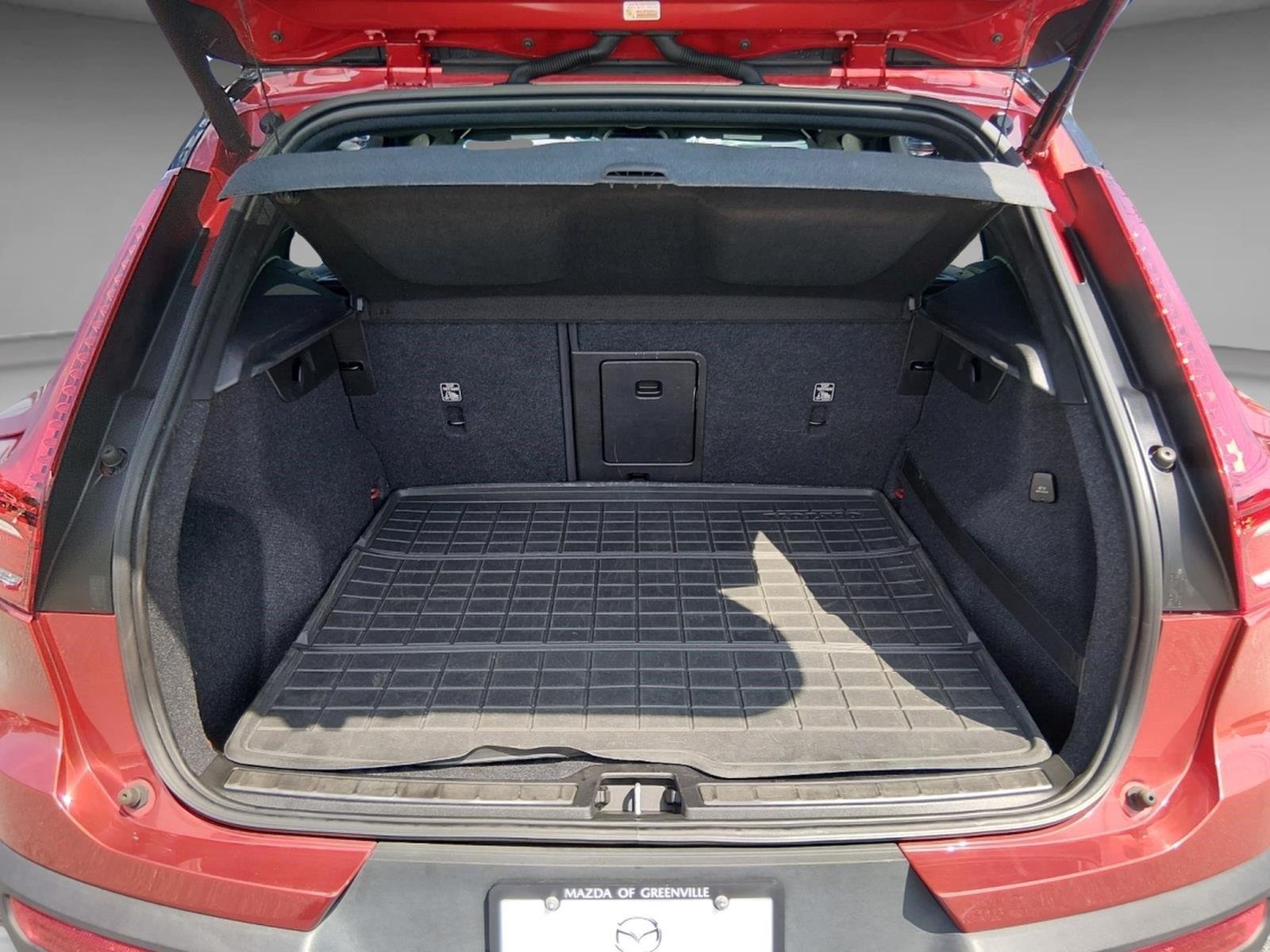 Used 2019 Fusion Red Metallic Volvo R-Design image 20