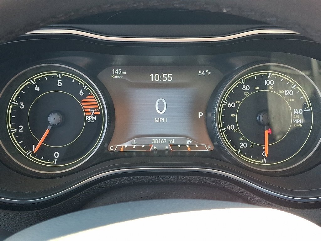 Used 2023 Gray Jeep Altitude image 23