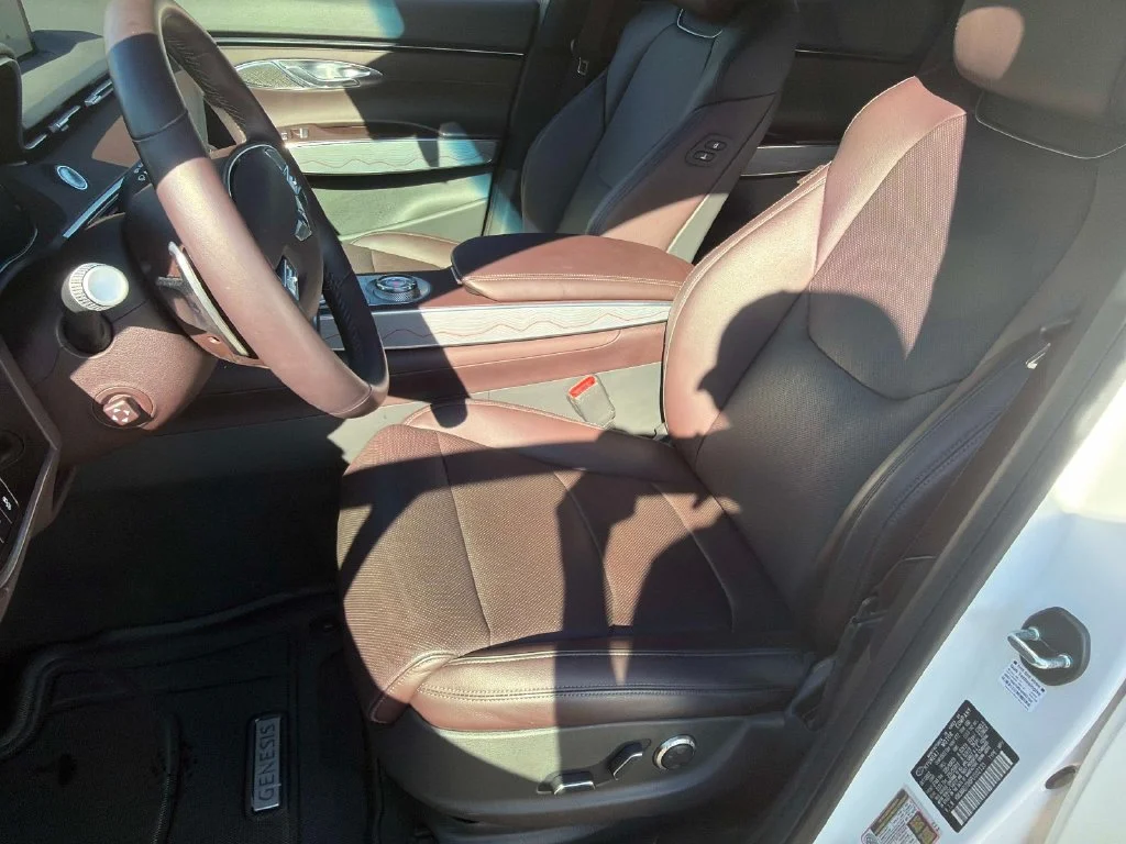 Used 2023 White Genesis 2.5T image 21
