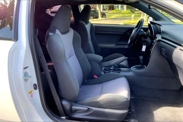 Used 2015 Blizzard Pearl Scion Base image 7