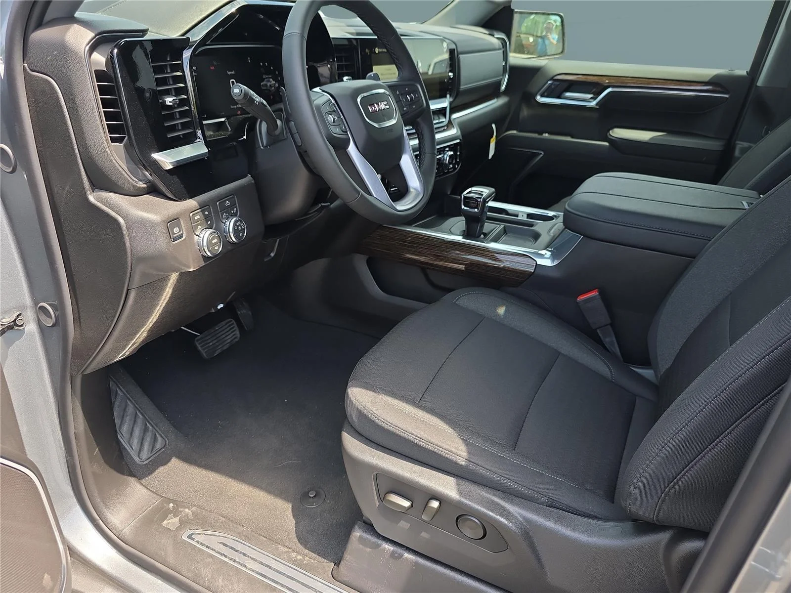 New 2026 Sterling Metallic GMC Elevation image 10