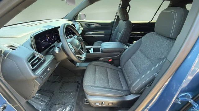 Used 2025 Blue Chevrolet LT image 19