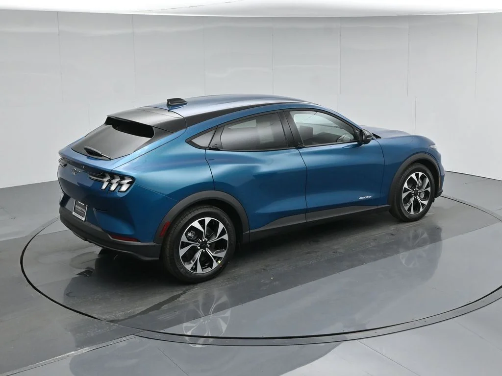 New 2026 Adriatic Blue Metallic Ford Select image 38