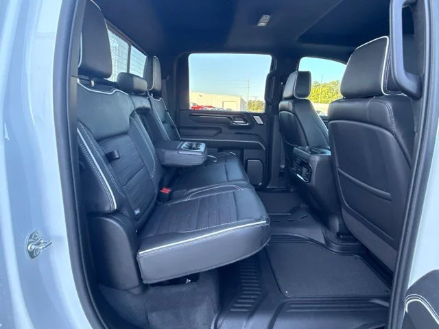 Used 2025 White GMC AT4X image 18