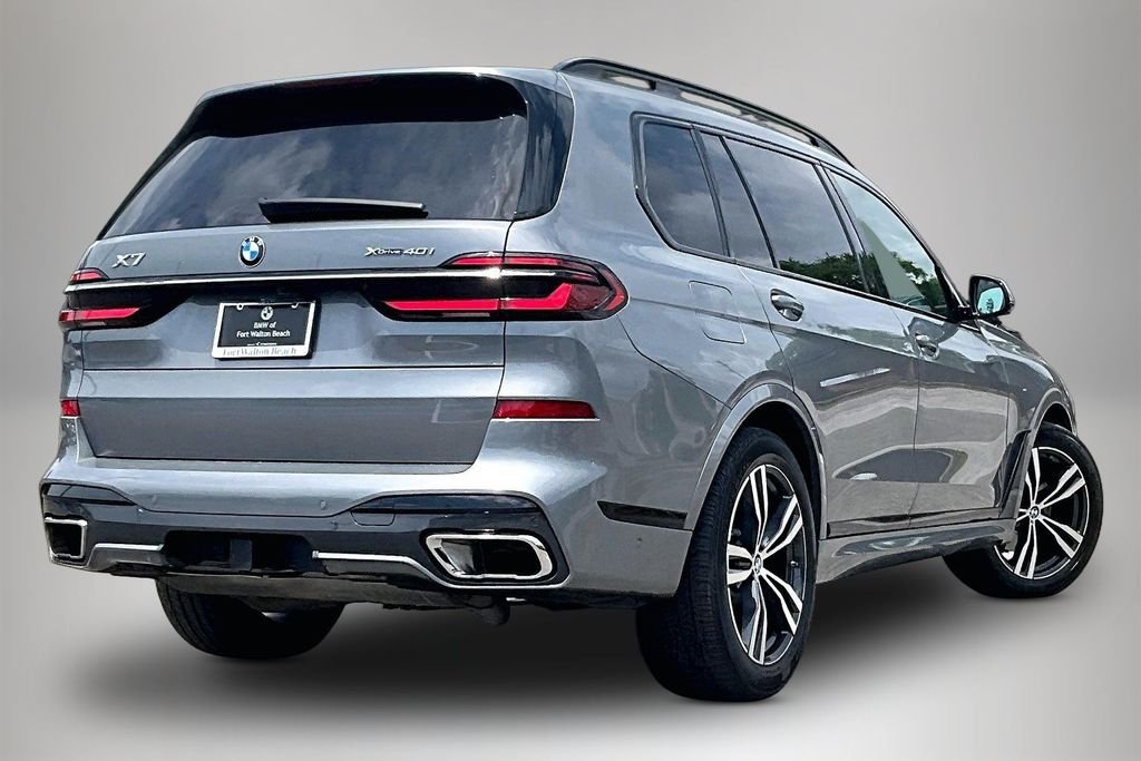 Used 2023 Gray BMW xDrive40i image 4