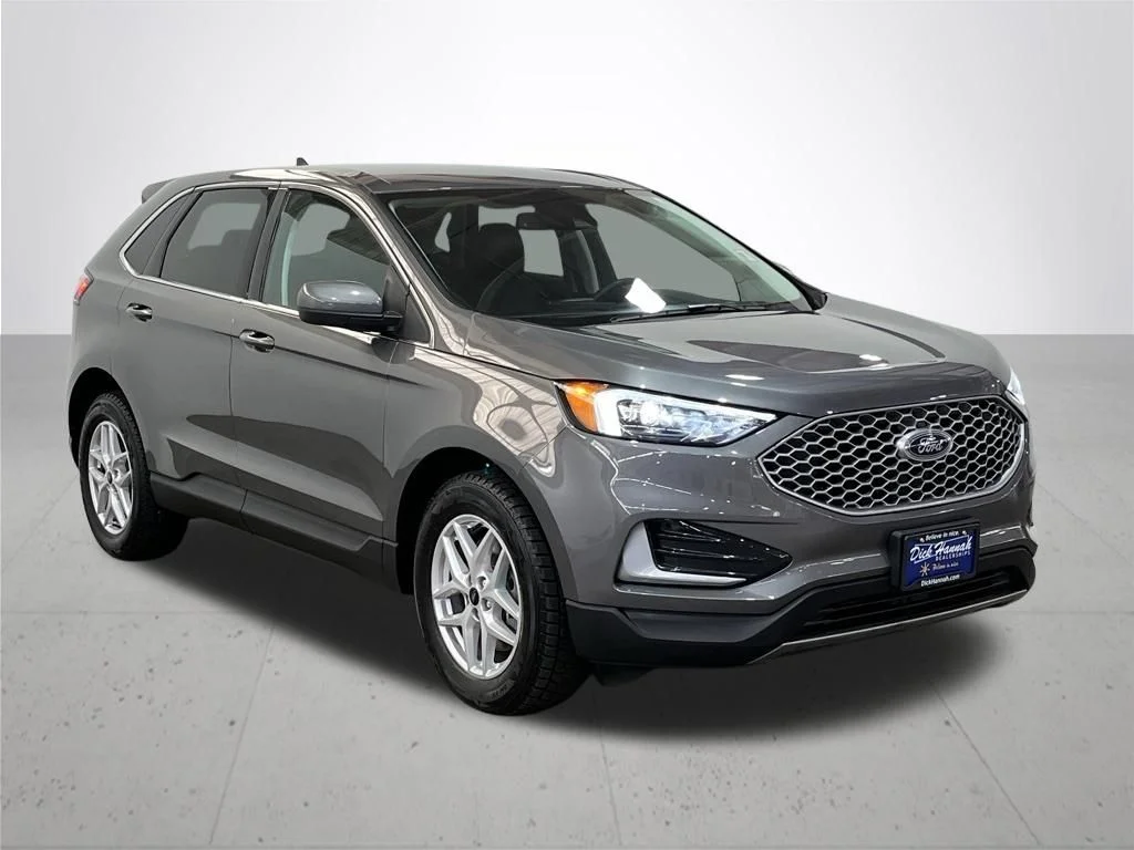 Used 2024 Gray Ford SEL image 8