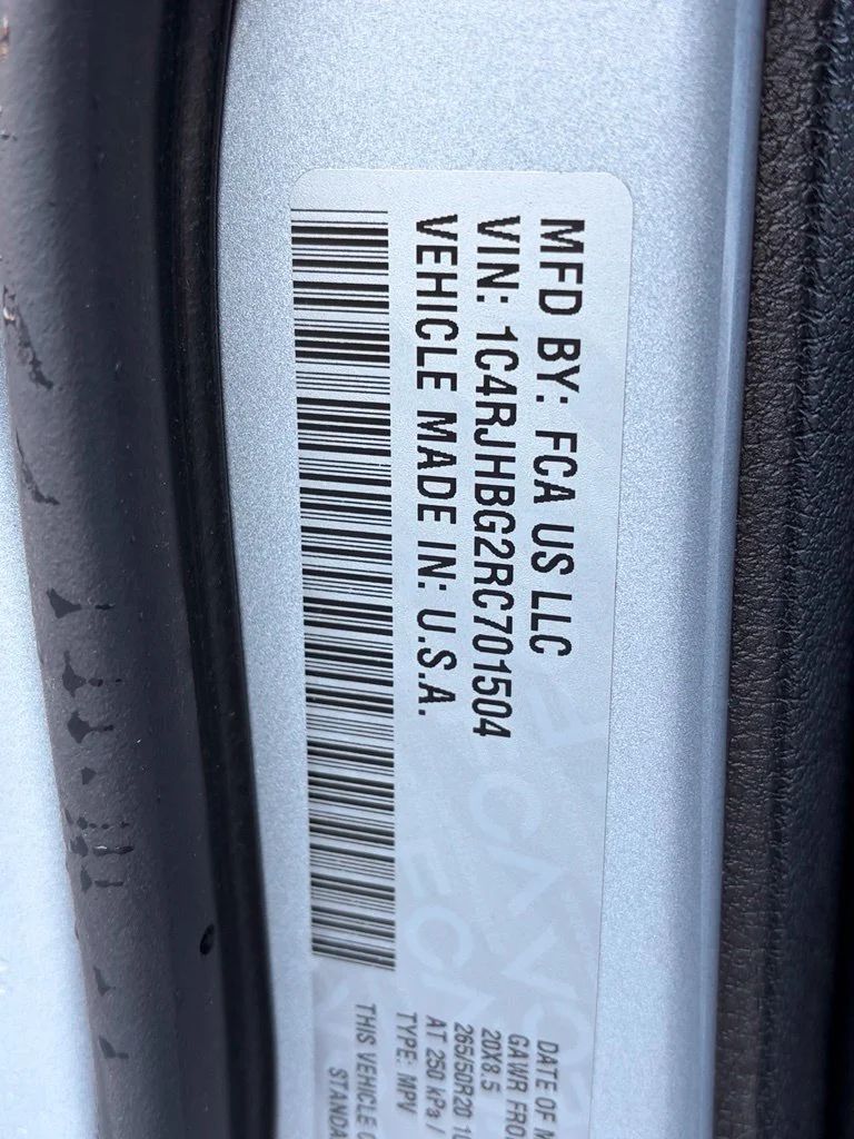Used 2024 Silver Jeep Limited image 19