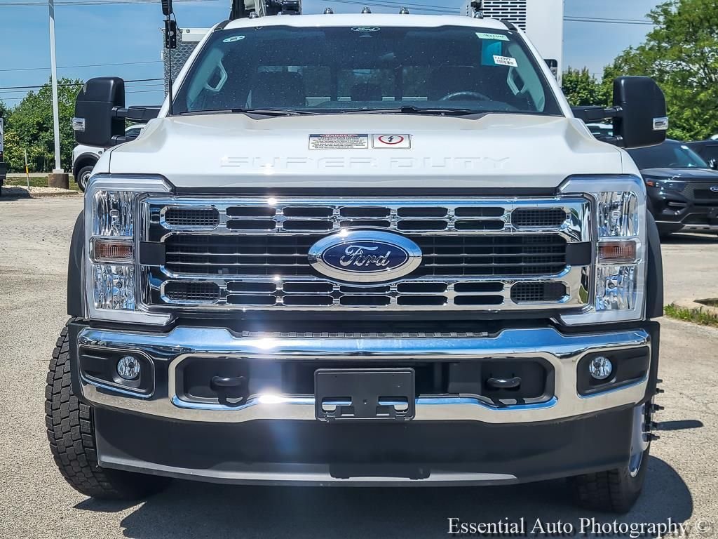 New 2026 Oxford White Ford F-550® XL image 4