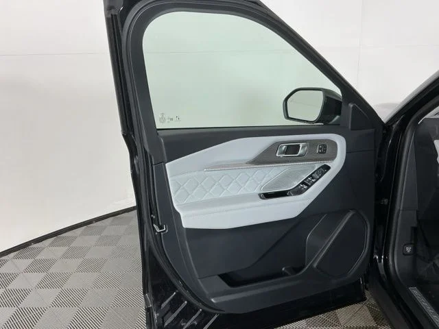 New 2026 Agate Black Metallic Ford Platinum image 15