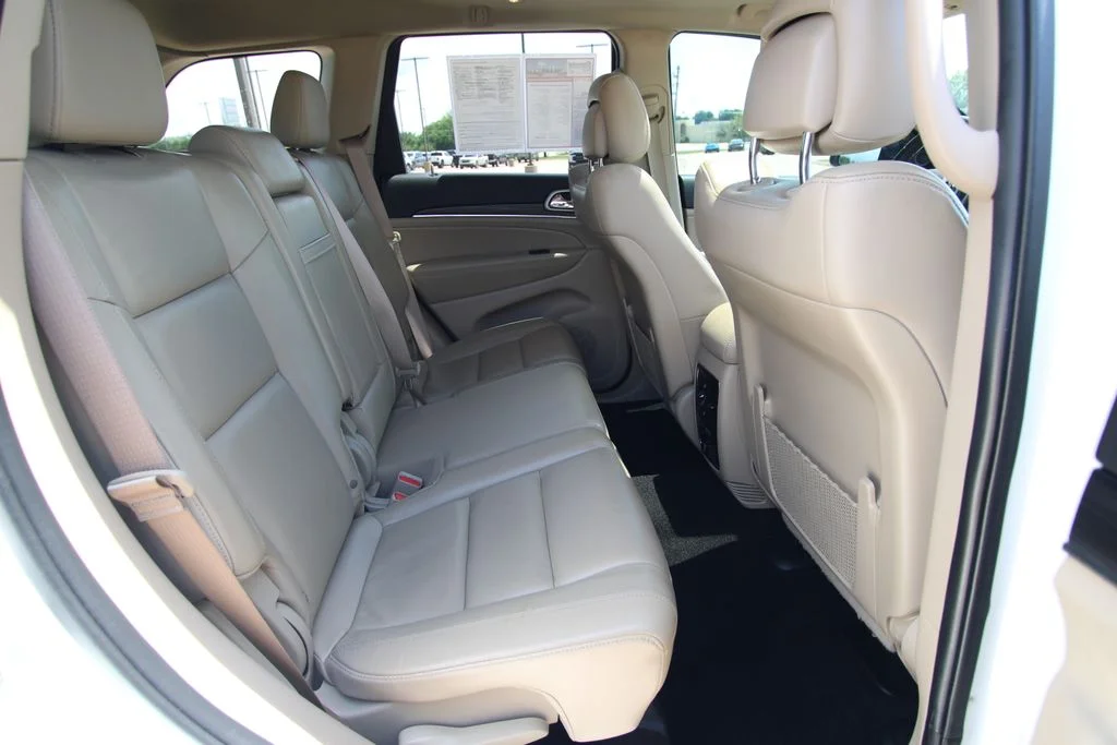 Used 2021 Bright White Clearcoat Jeep Limited image 9