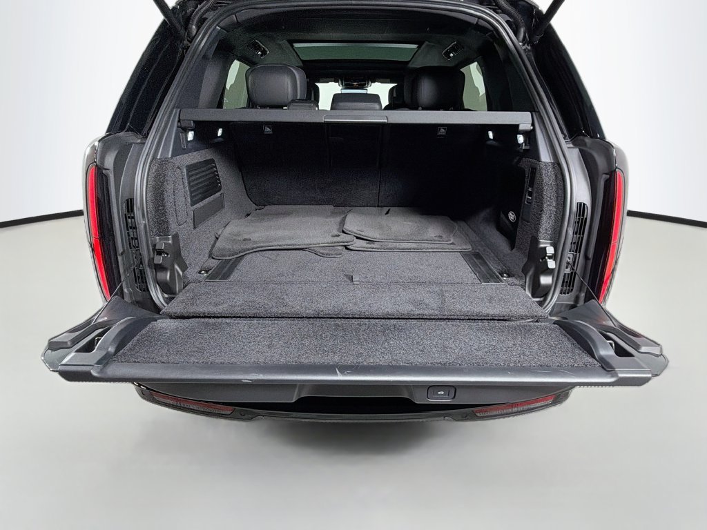 Used 2025 Black Land Rover Autobiography image 28