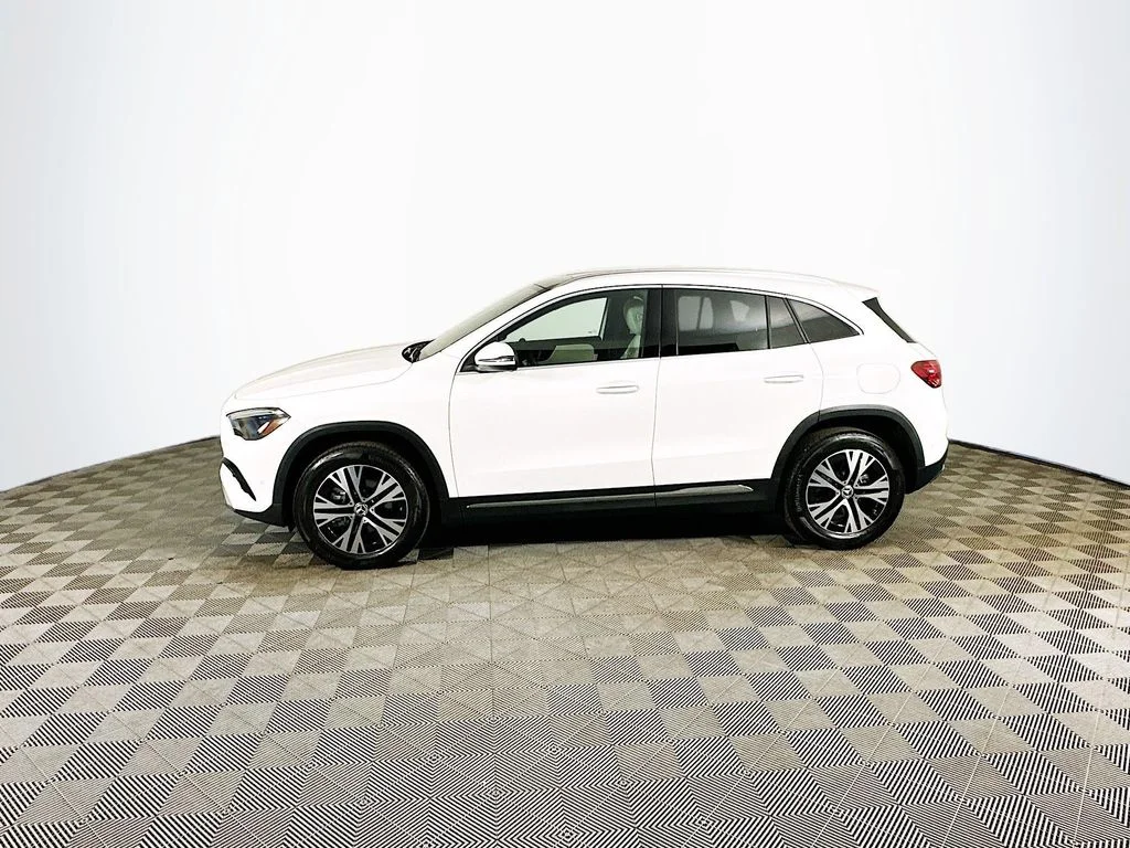 Used 2026 White Mercedes-Benz GLA 250 image 4