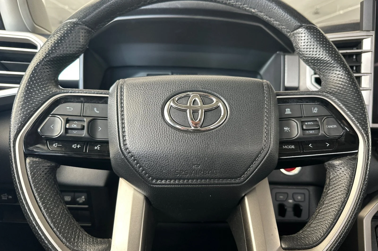 Used 2023 CELESTIAL SILVER MET Toyota Limited image 21