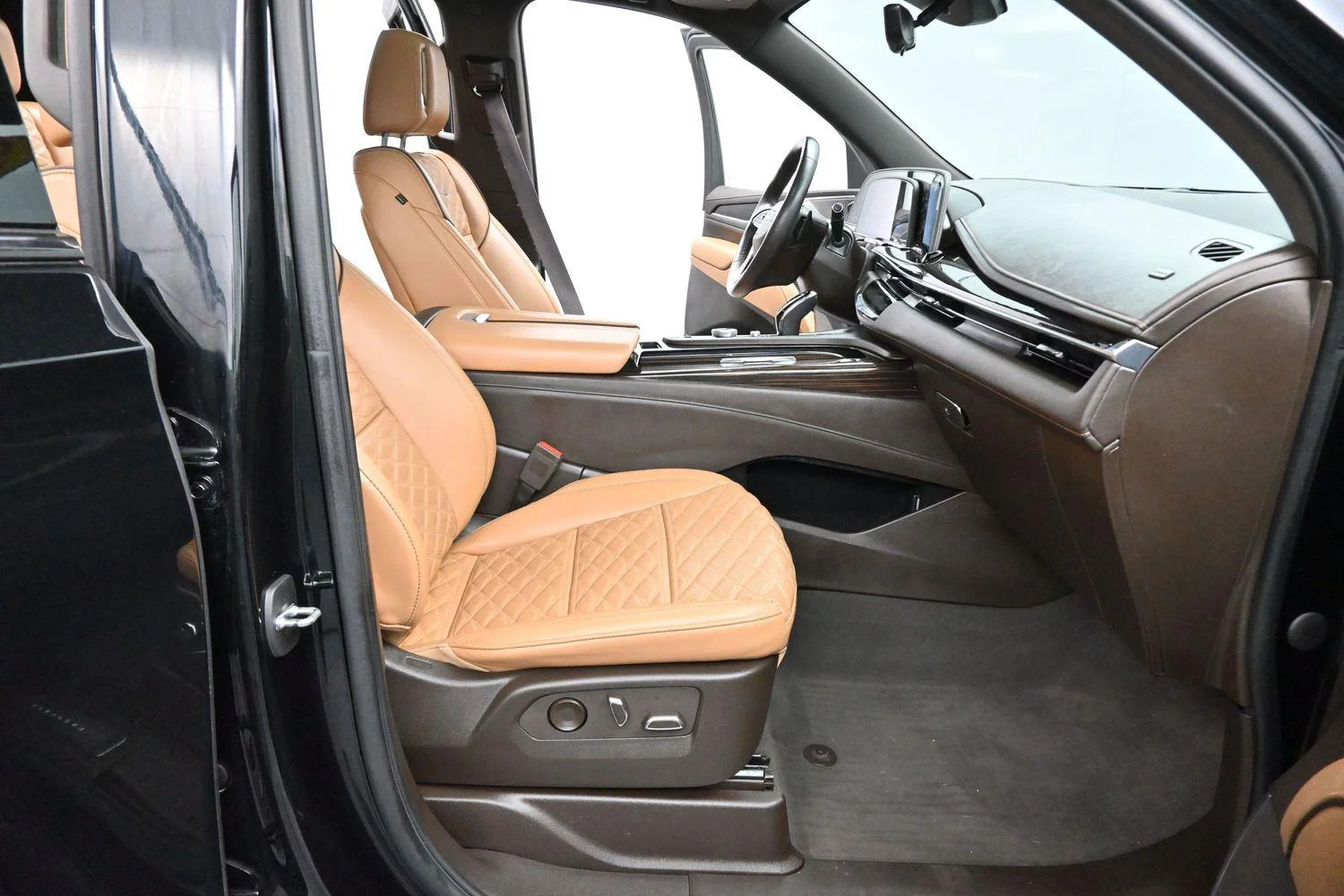 Used 2022 Black Raven Cadillac Sport image 37