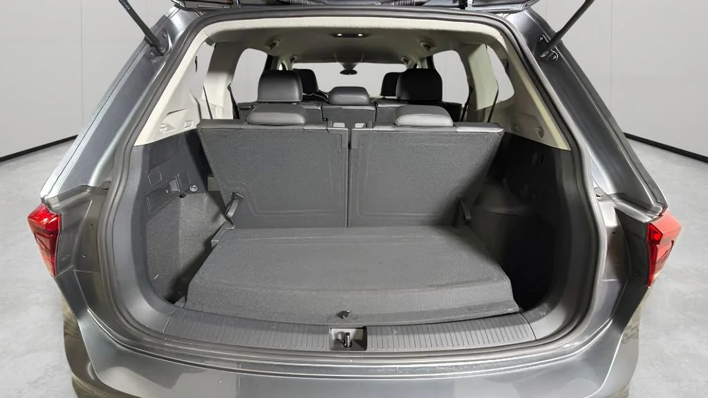 Used 2022 Gray Volkswagen 2.0T SE image 29