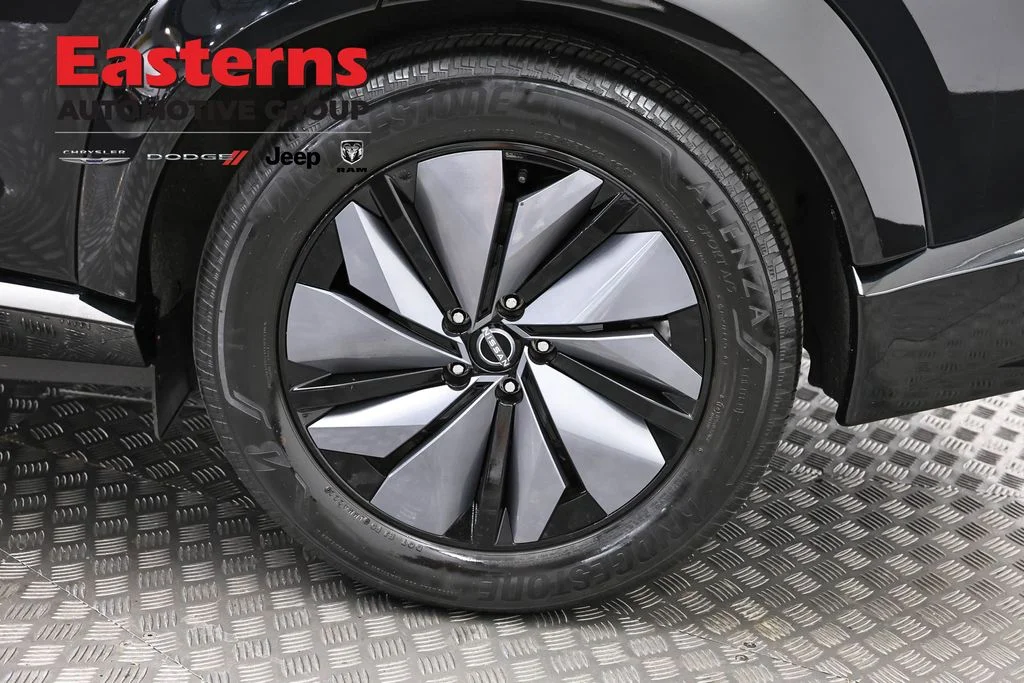 Used 2023 Black Nissan ENGAGE image 34