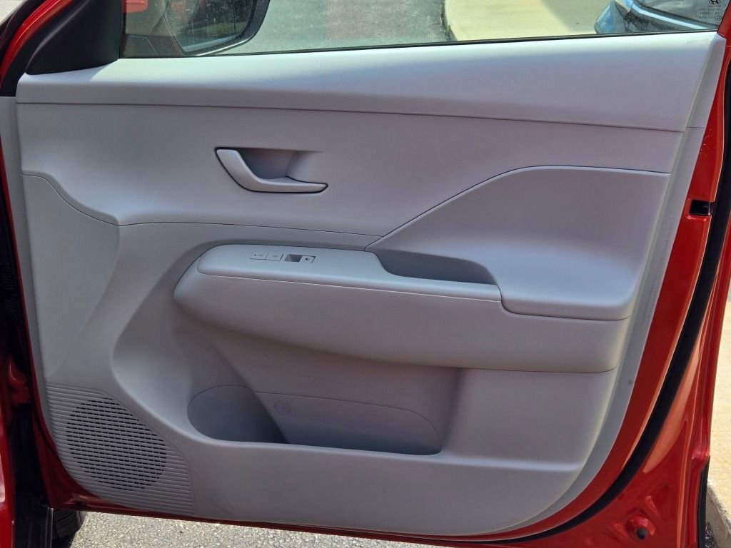 Used 2025 Orange Pearl Hyundai SEL image 5