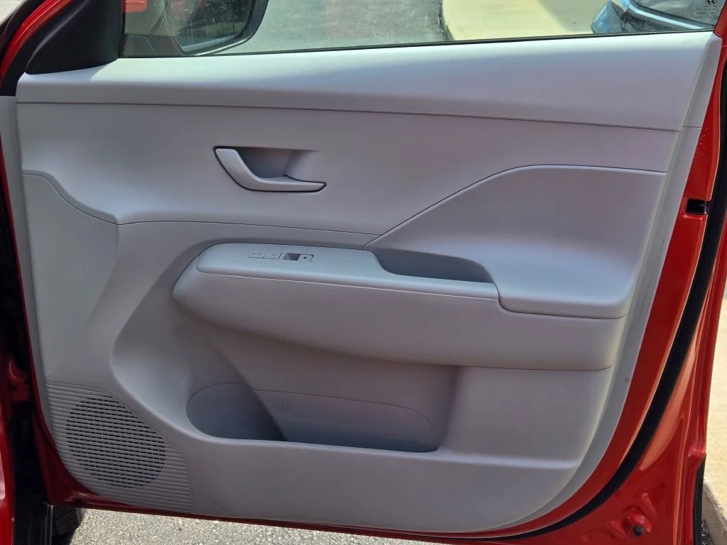 Used 2025 Orange Hyundai SEL image 5