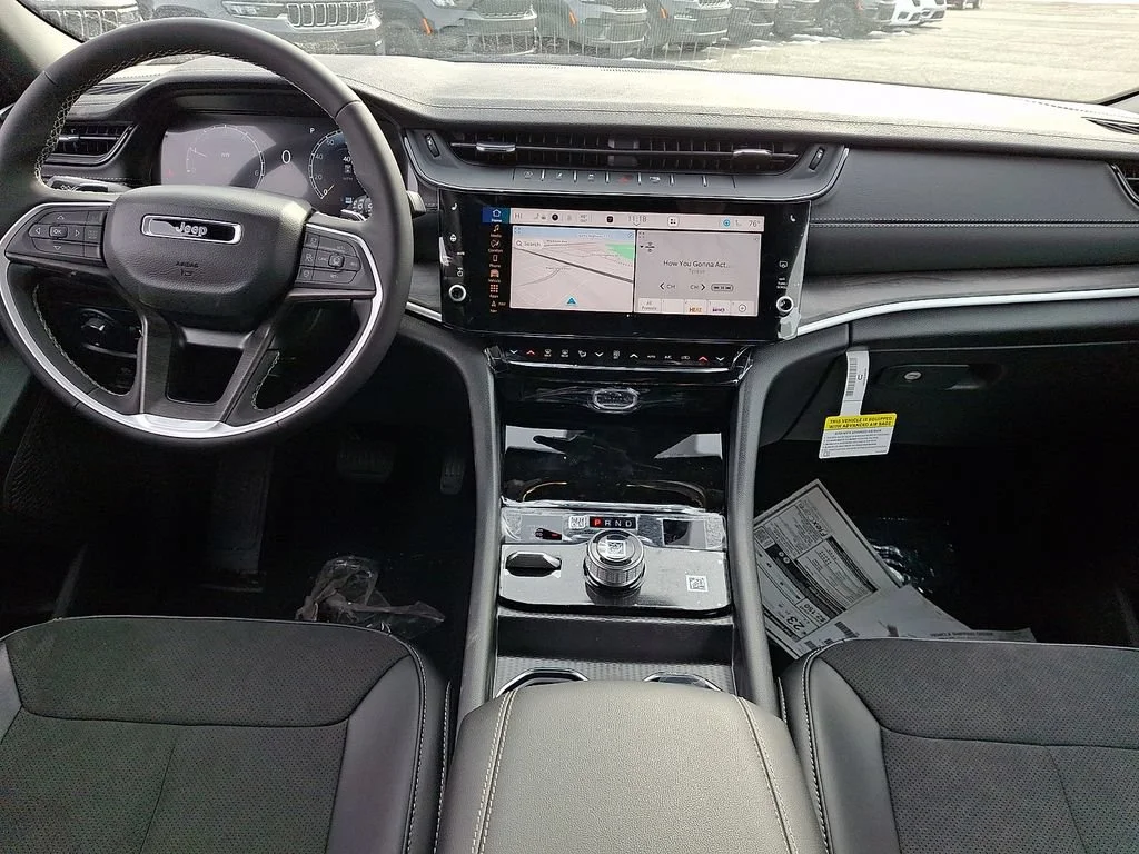 New 2026 Silver Zynith Jeep Laredo Altitude image 11